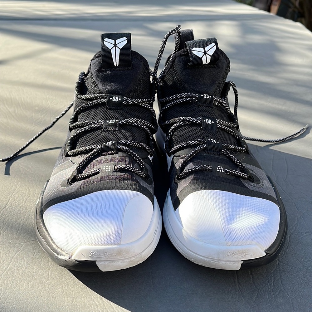 Kobe used OG Black/White Shoes men size 8